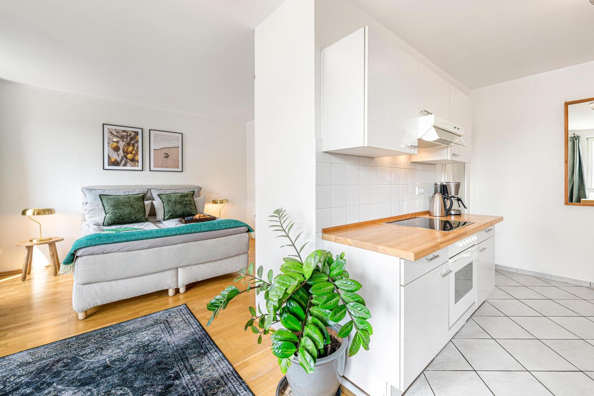 Stilvolles Studio In Downtown Mitte, Boxspringbett, Balkon, Blick Ueber Berlin Auf Den Himmel, Zentrale Lage, Kiez Vor Der Haustuer — Photos 1